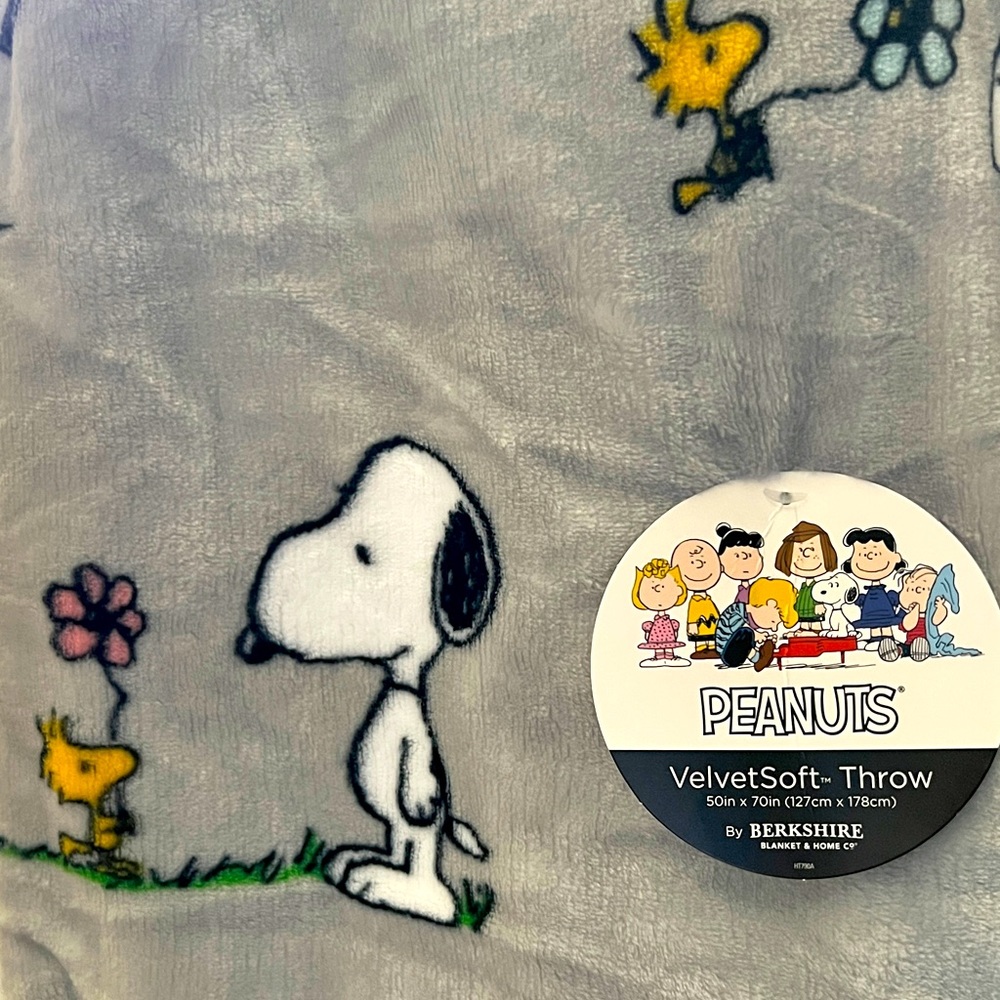 Berkshire snoopy  peanuts throw blanket